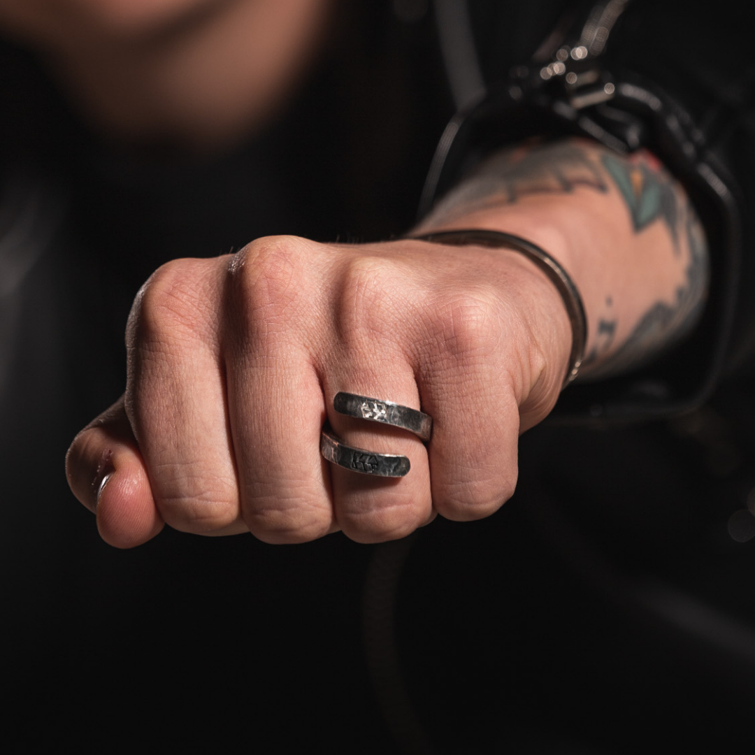 Artisan crafted Freedom Ring - Hammered - Bleu Nomade Made in Italy following traditional jewelry techniques.