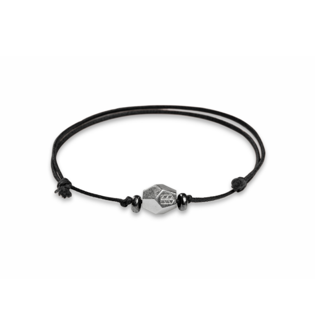 Artisan crafted Chaos - Noir - Bleu Nomade Made in Italy following traditional jewelry techniques.