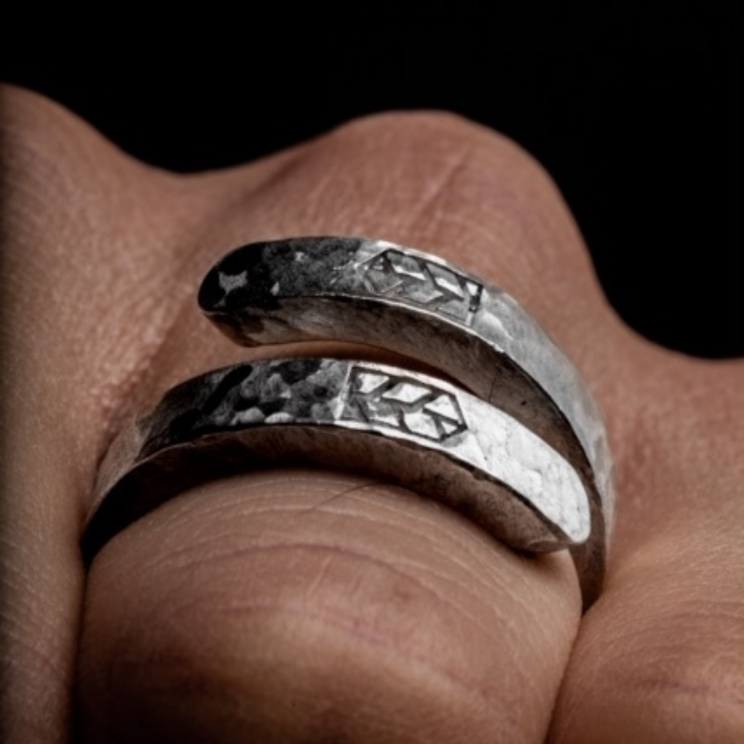 Artisan crafted Freedom Ring - Hammered - Bleu Nomade Made in Italy following traditional jewelry techniques.