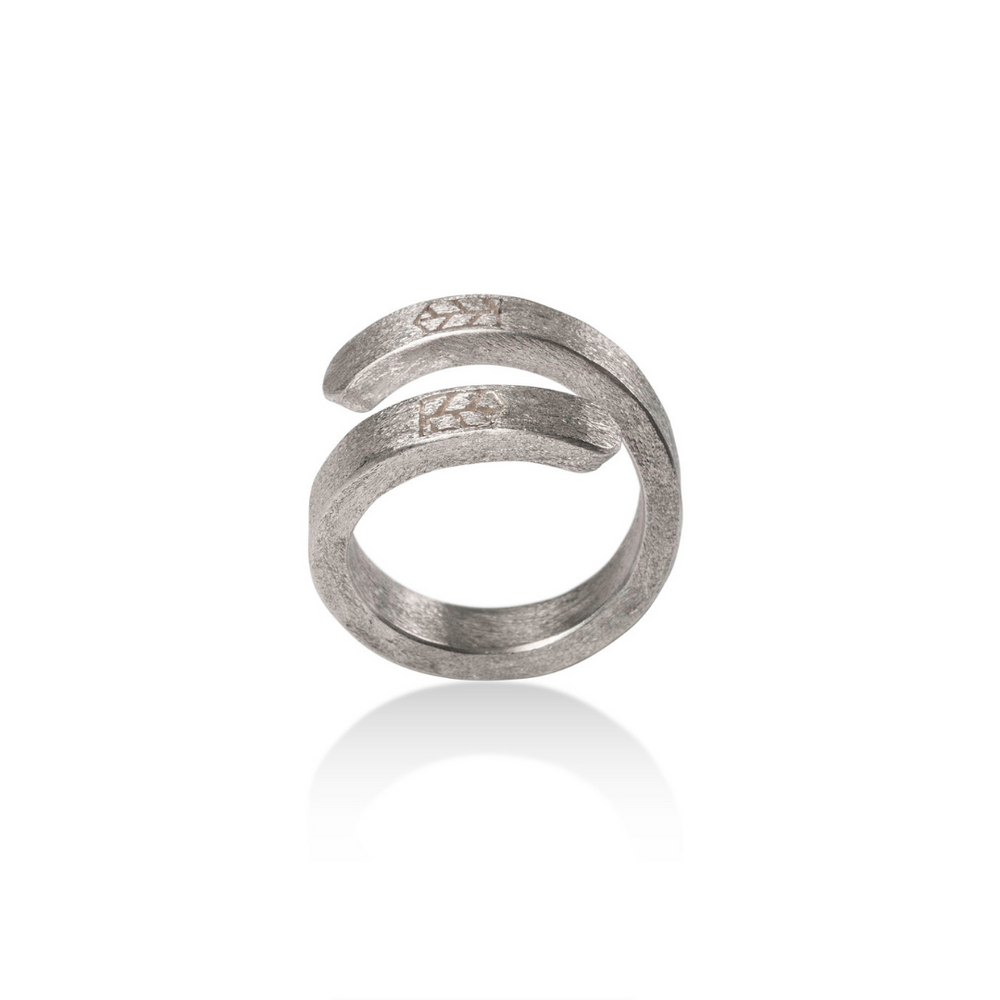 Artisan crafted Freedom Ring - White - Bleu Nomade Made in Italy following traditional jewelry techniques.