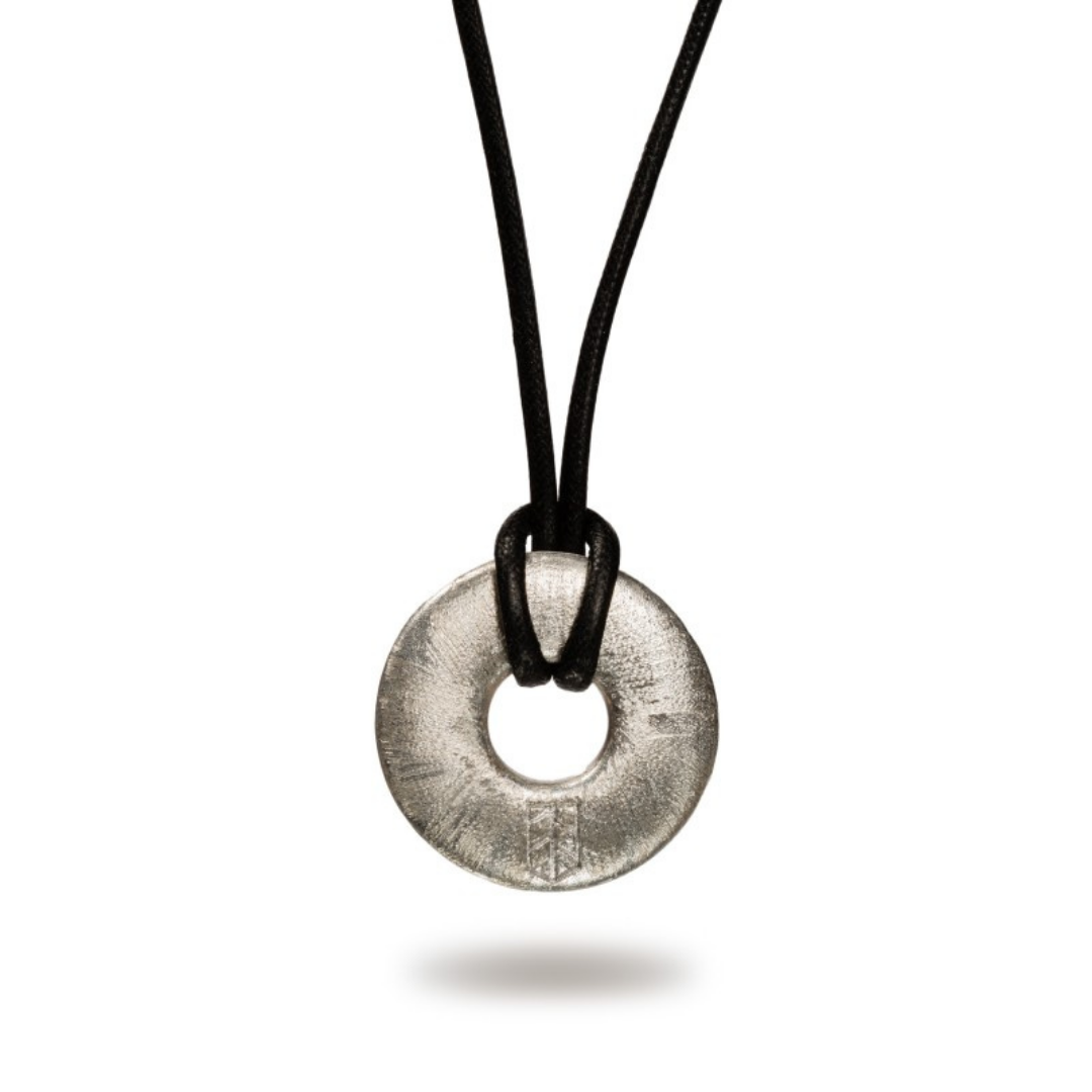 Artisan crafted Amor Fati Necklace - White - Bleu Nomade Made in Italy following traditional jewelry techniques.