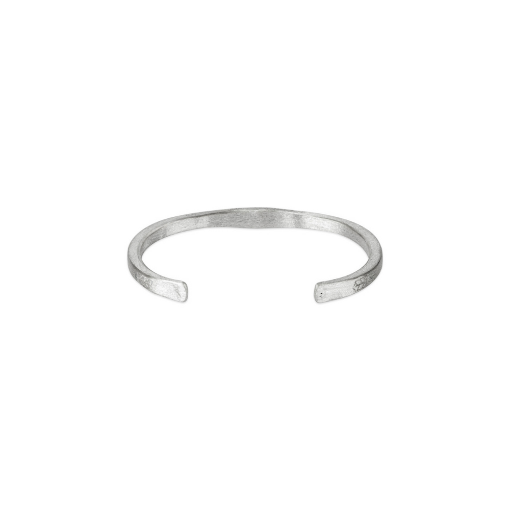 
                  
                    Artisan crafted Wave cuff - White - Bleu Nomade Made in Italy following traditional jewelry techniques.
                  
                